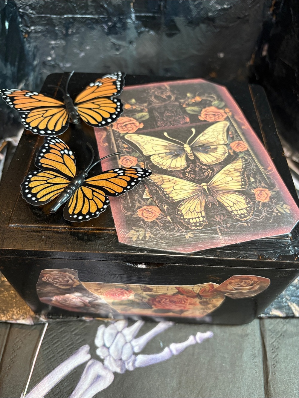 Mystery jewelry box